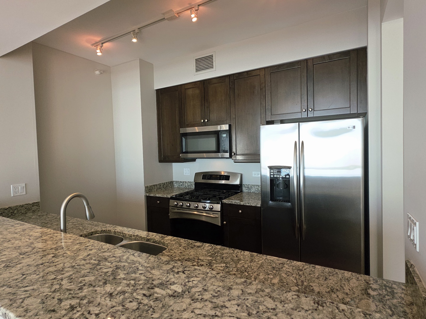 1201 South Prairie Avenue, Unit 4804 Chicago, IL 60605 - Photo 12 of 37