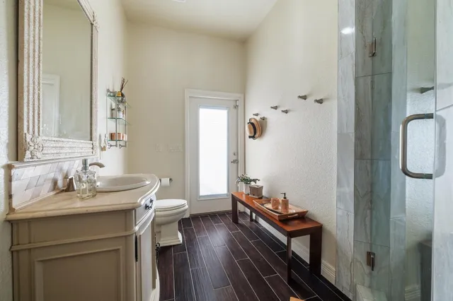 $1,325,000 | 20503 Hoover Cove, Lago Vista, TX 78645