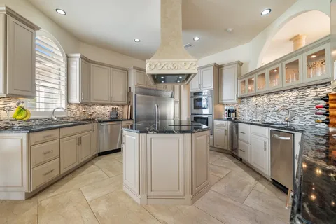 $1,325,000 | 20503 Hoover Cove, Lago Vista, TX 78645