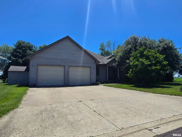 $339,900 | 416 Kennedy Drive, Metamora, IL 61548