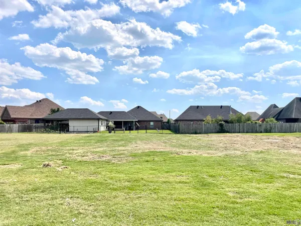 $69,900 | 529 Lancaster Drive, Houma, LA 70360