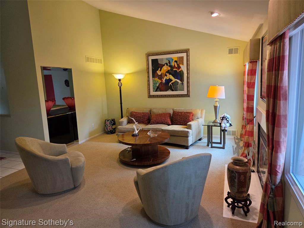 5274 Simpson Lake Road West Bloomfield, MI 48323 - Photo 11 of 46 Gallery Image 11