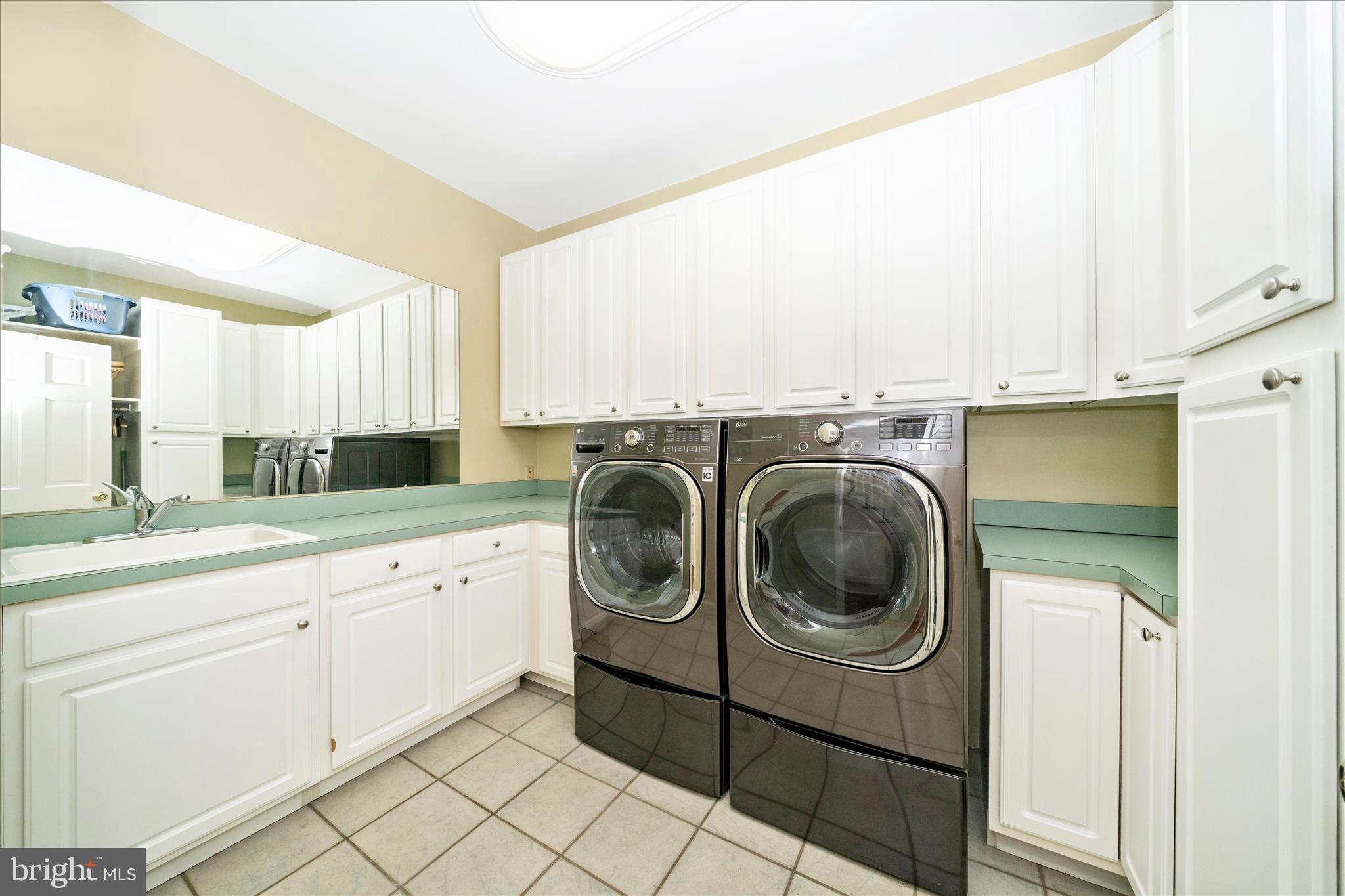 6742 Deer Spring Lane Middletown, MD 21769 - Photo 17 of 54 Laundry