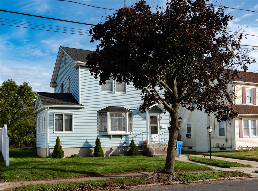 20 Friendly Road Cranston, RI 02910 - Photo 3 of 42