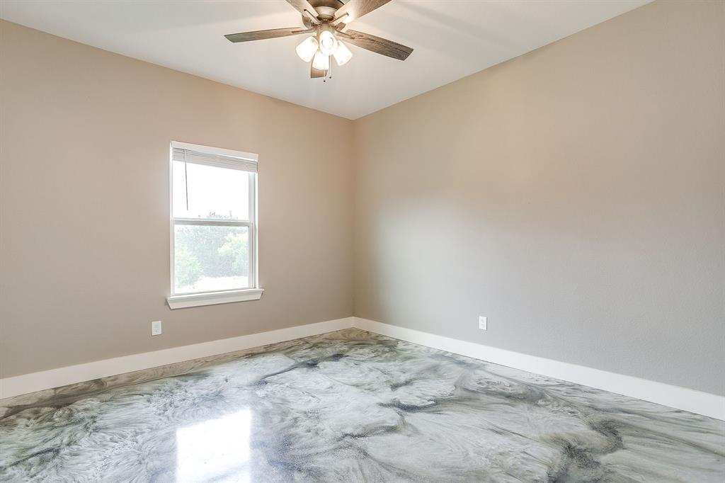 105 Ruidoso Way Mineral Wells, TX 76067 - Photo 7 of 40