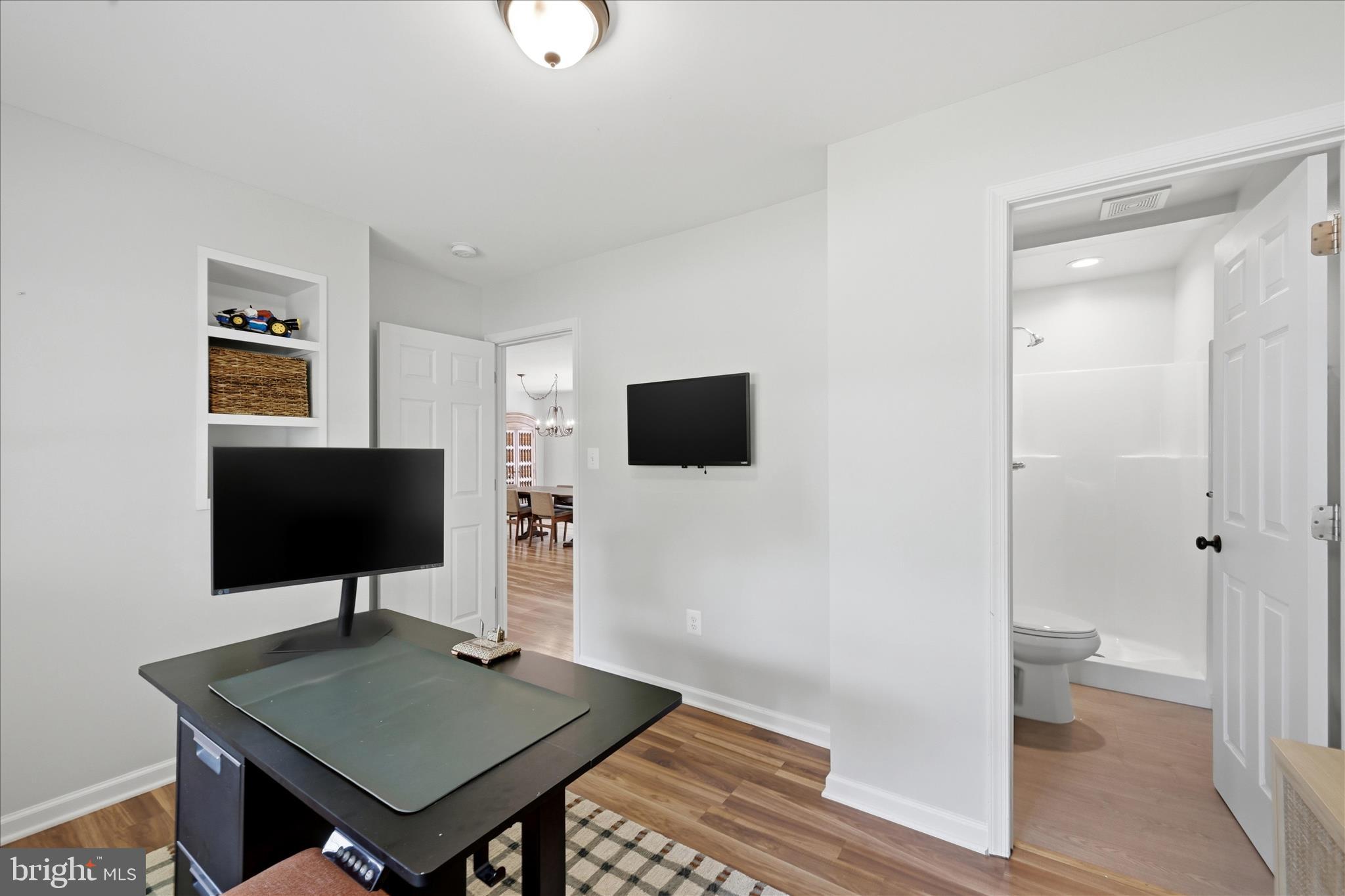 405 Edwards Ferry Road Northeast Leesburg, VA 20176 - Photo 28 of 95 Office