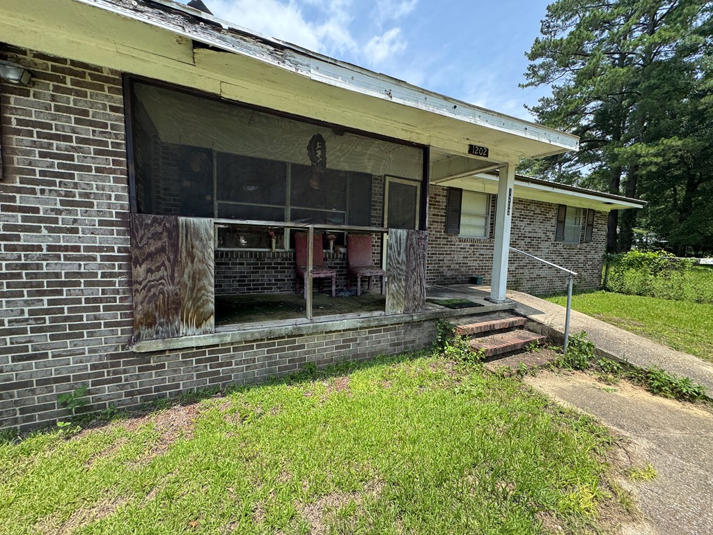 1202 Tacoma Street Dothan, AL 36303 - Photo 4 of 36