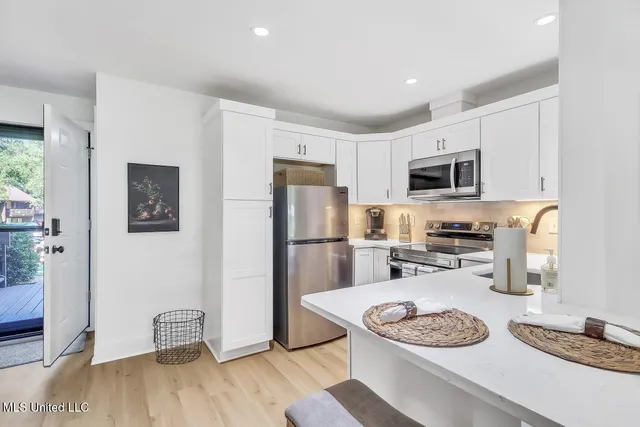 $90,000 | 118 Molokai, Unit D, Diamondhead, MS 39525