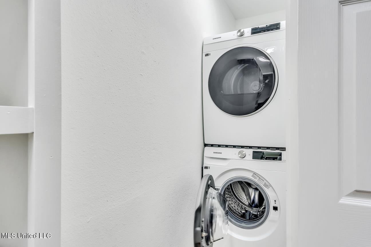 118 Molokai, Unit D Diamondhead, MS 39525 - Photo 17 of 27 IMG_5215