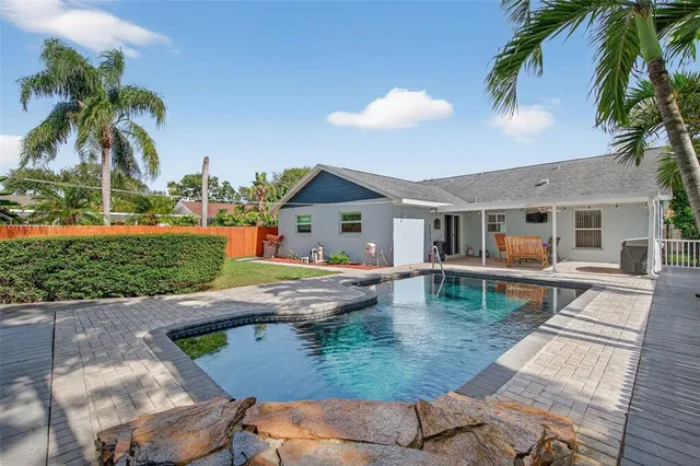 $550,000 | 7050 75th Street North, Pinellas Park, FL 33781