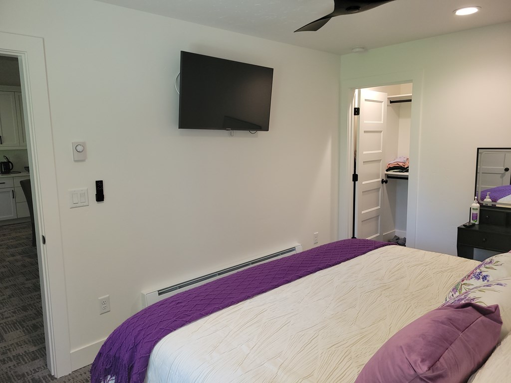 579 Noland Road Cascade, ID 83611 - Photo 13 of 31 BED, BEDDING, TV ALL INCLUDED