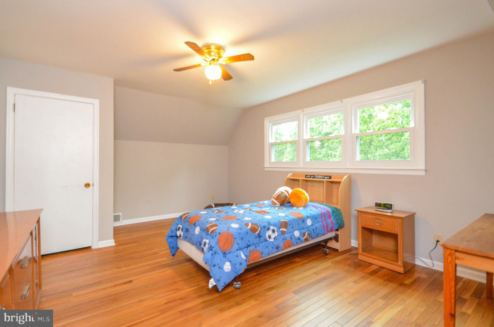 1076 Hawthorn Road Allentown, PA 18103 - Photo 17 of 33 Gallery Image 17