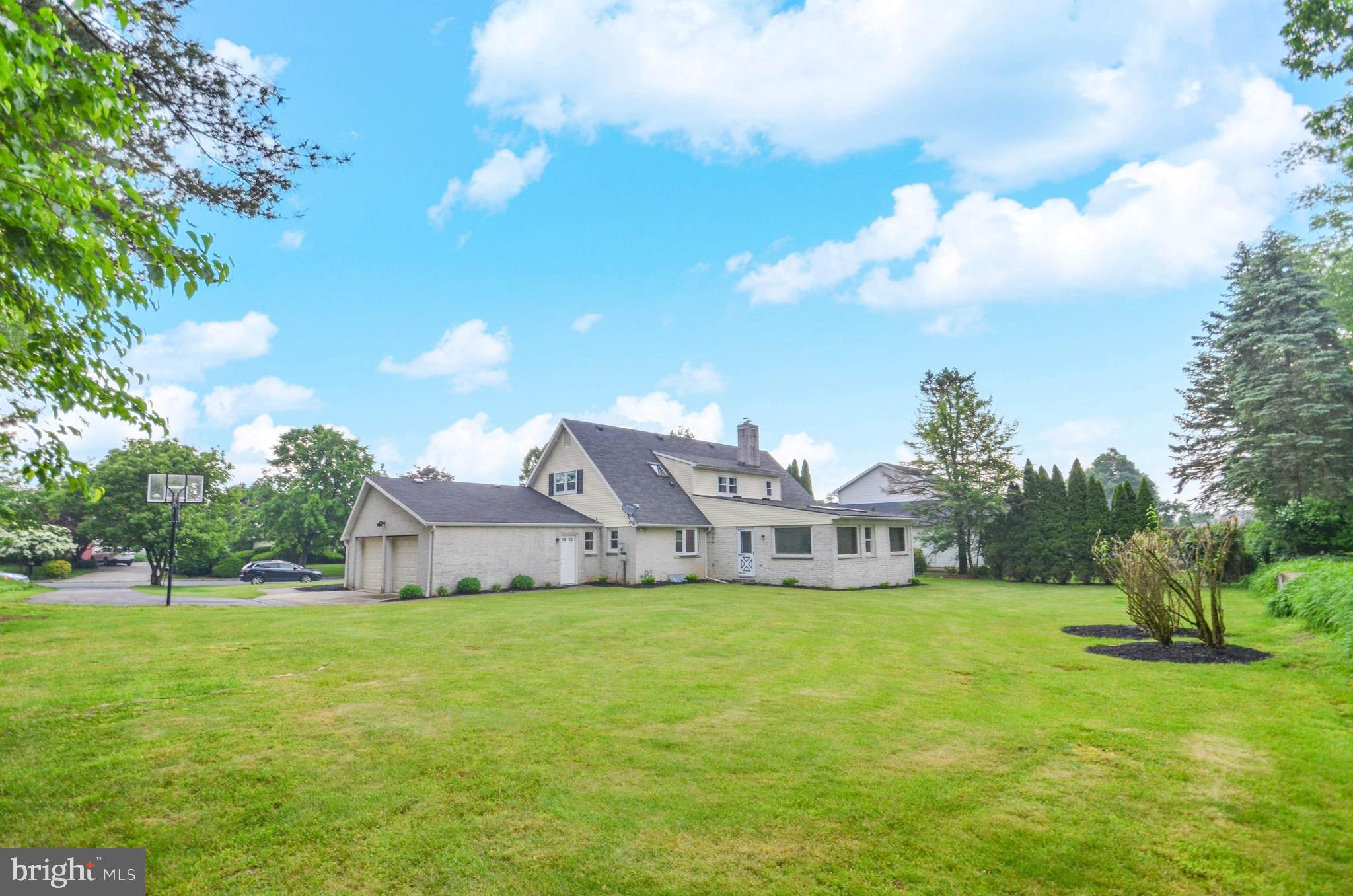 1076 Hawthorn Road Allentown, PA 18103 - Photo 26 of 33 Gallery Image 26