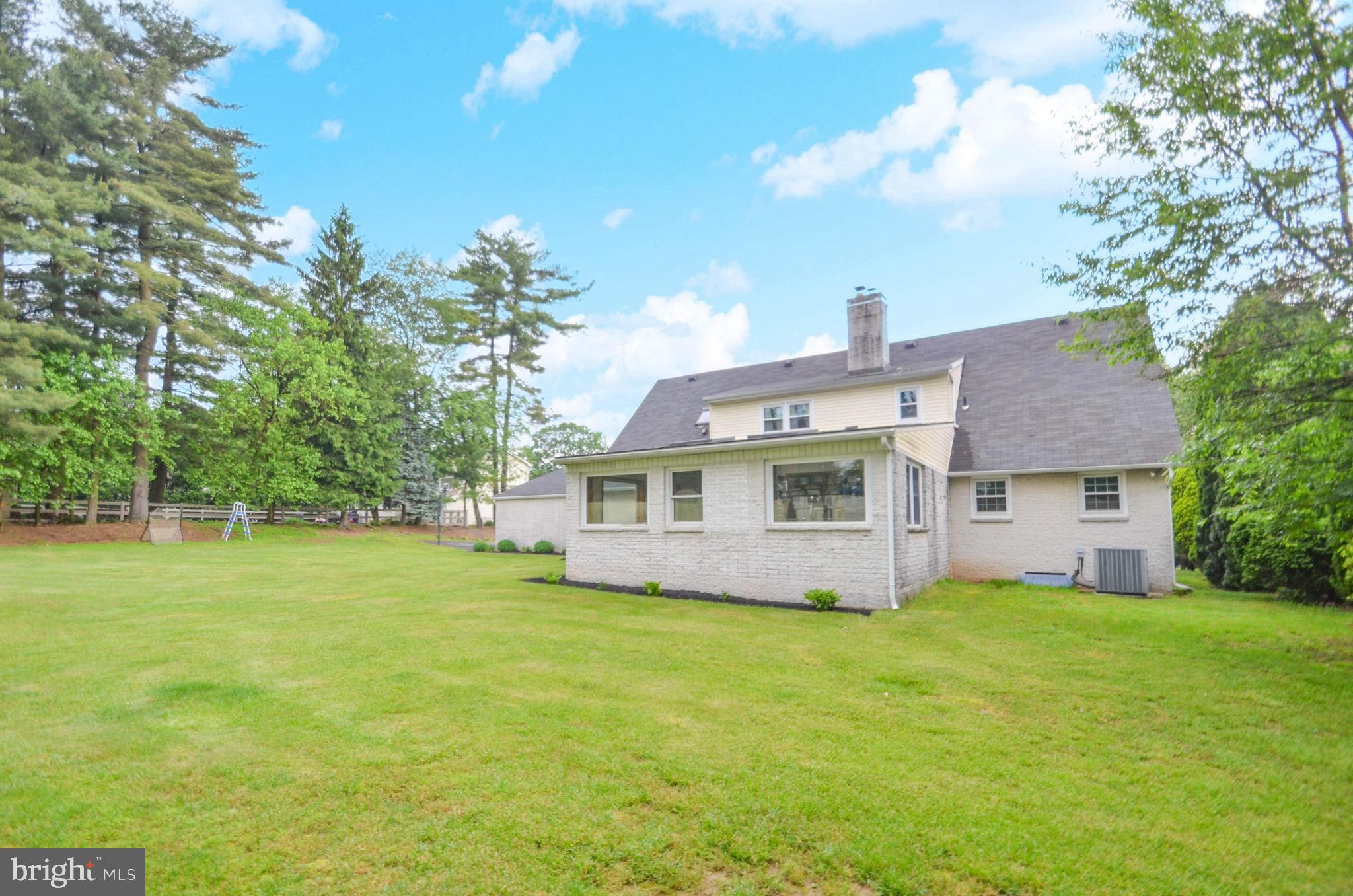 1076 Hawthorn Road Allentown, PA 18103 - Photo 27 of 33 Gallery Image 27