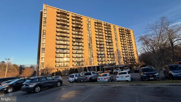 $148,000 | 6100 Westchester Park Drive, Unit 609, College Park, MD 20740