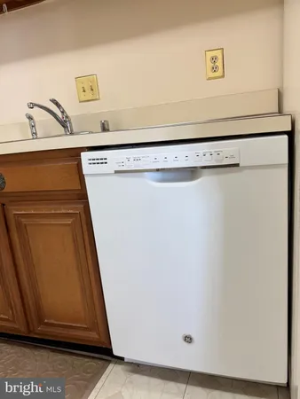 $148,000 | 6100 Westchester Park Drive, Unit 609, College Park, MD 20740