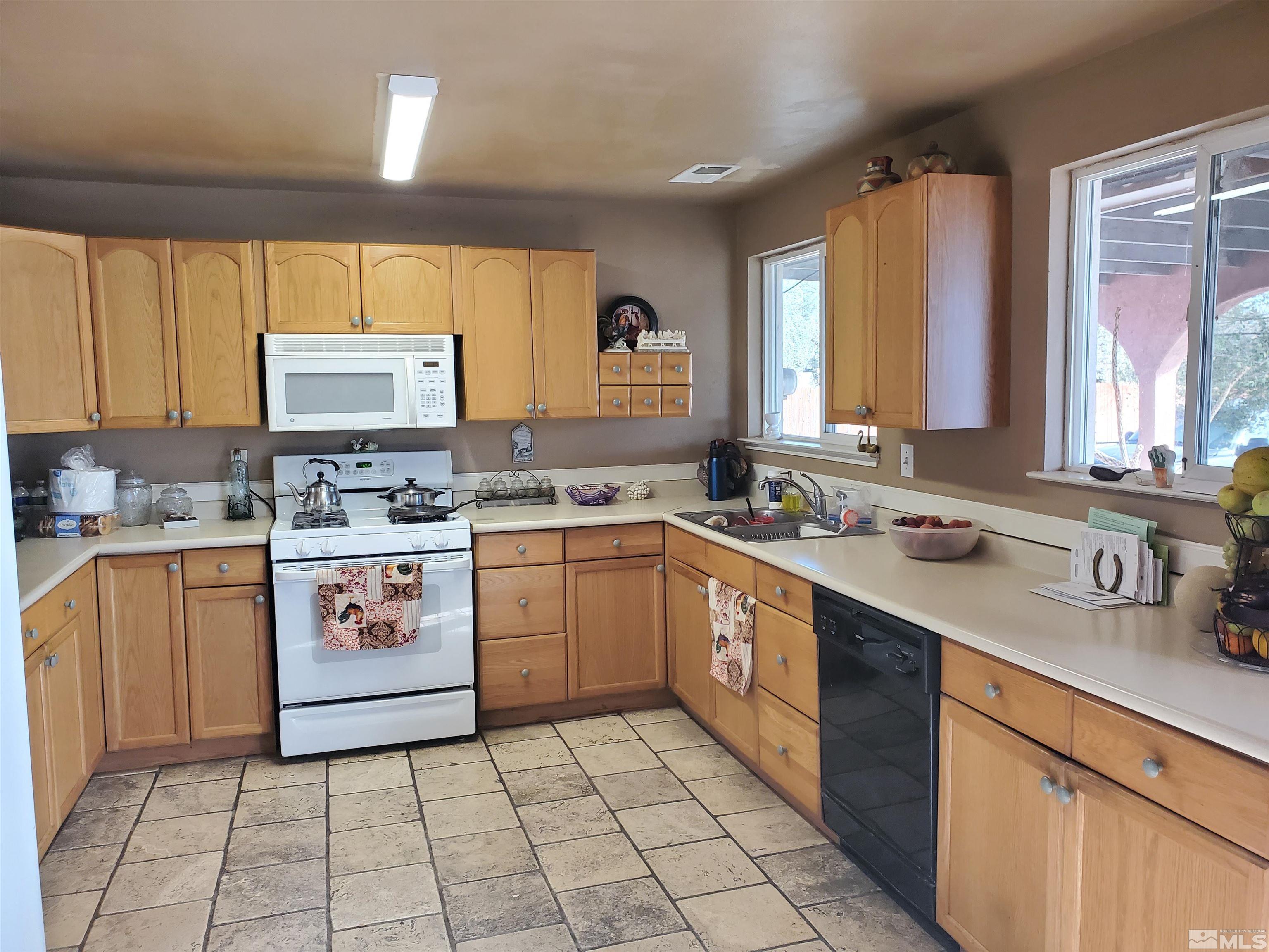 11750 Sitka Street Reno, NV 89506 - Photo 4 of 18 Photo 4