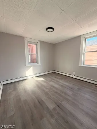 $1,900 | 134 East Jersey Street, Unit 3, Elizabeth Port, NJ 07206