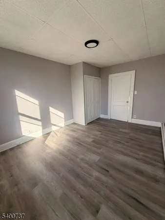 $1,900 | 134 East Jersey Street, Unit 3, Elizabeth Port, NJ 07206