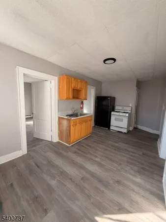 $1,900 | 134 East Jersey Street, Unit 3, Elizabeth Port, NJ 07206