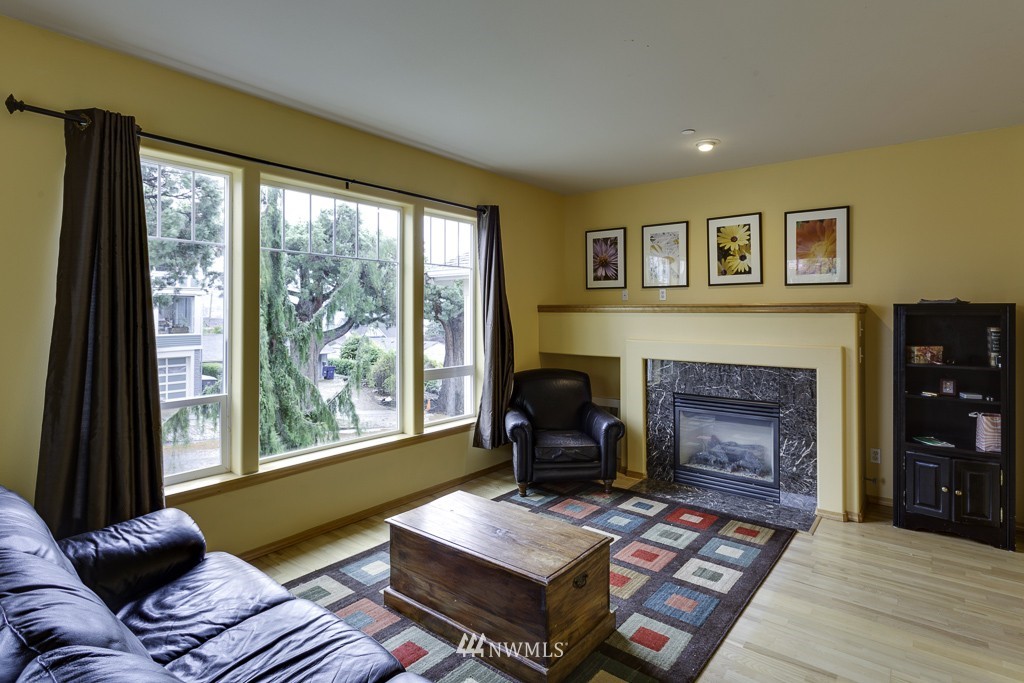 2030 Rucker Avenue, Unit 2 Everett, WA 98201 - Photo 2 of 9