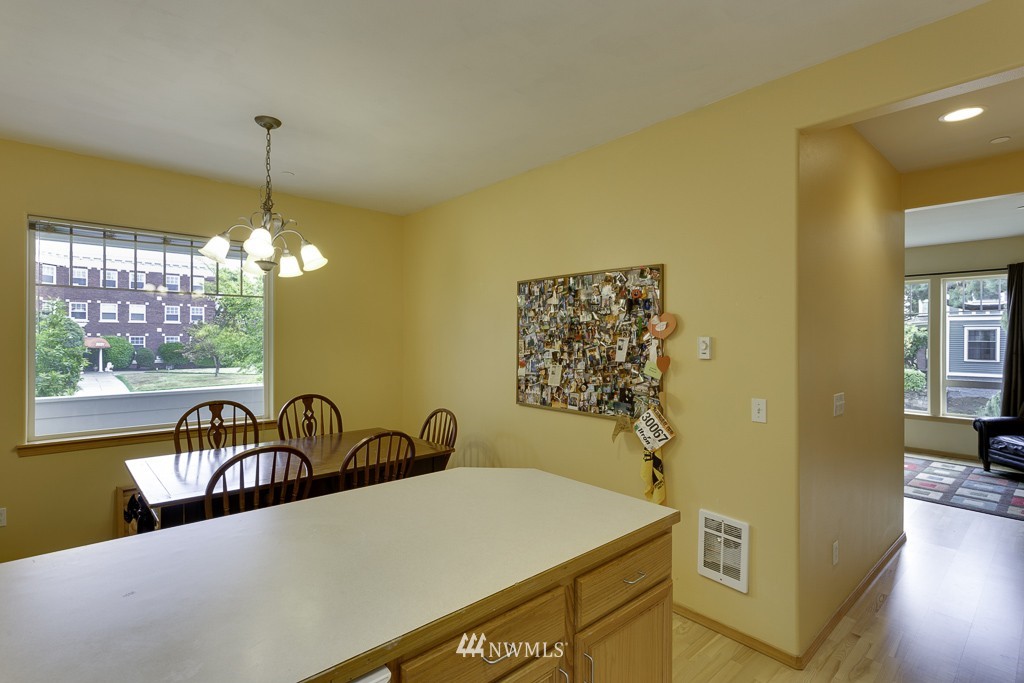 2030 Rucker Avenue, Unit 2 Everett, WA 98201 - Photo 4 of 9