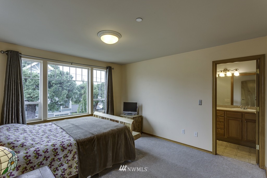 2030 Rucker Avenue, Unit 2 Everett, WA 98201 - Photo 7 of 9
