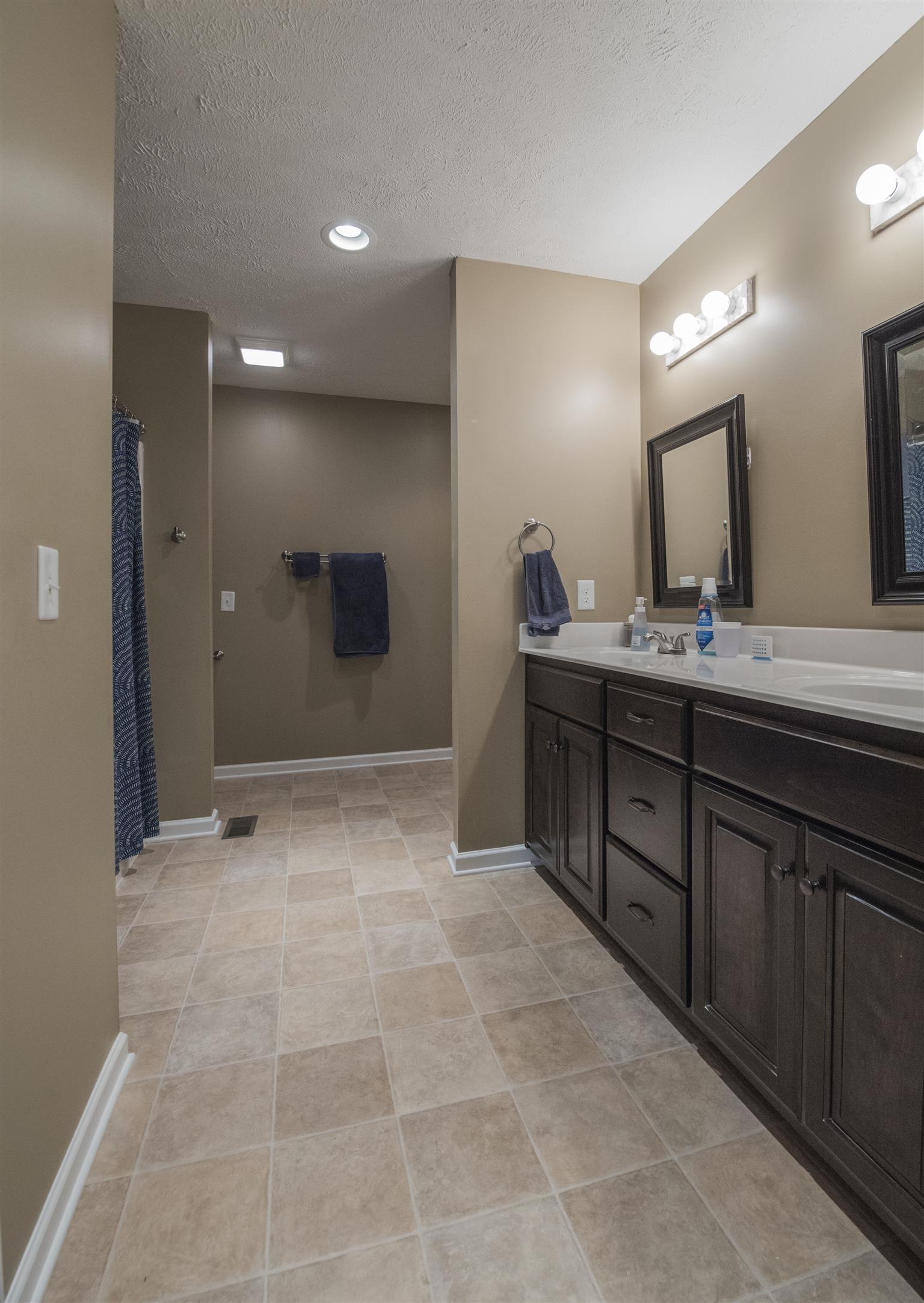 148 New Hope Road Manchester, TN 37355 - Photo 19 of 30 a bathroom with a sink and mirror