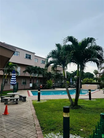 $2,300 | 10500 Southwest 8th Street, Unit 410, Miami, FL 33174