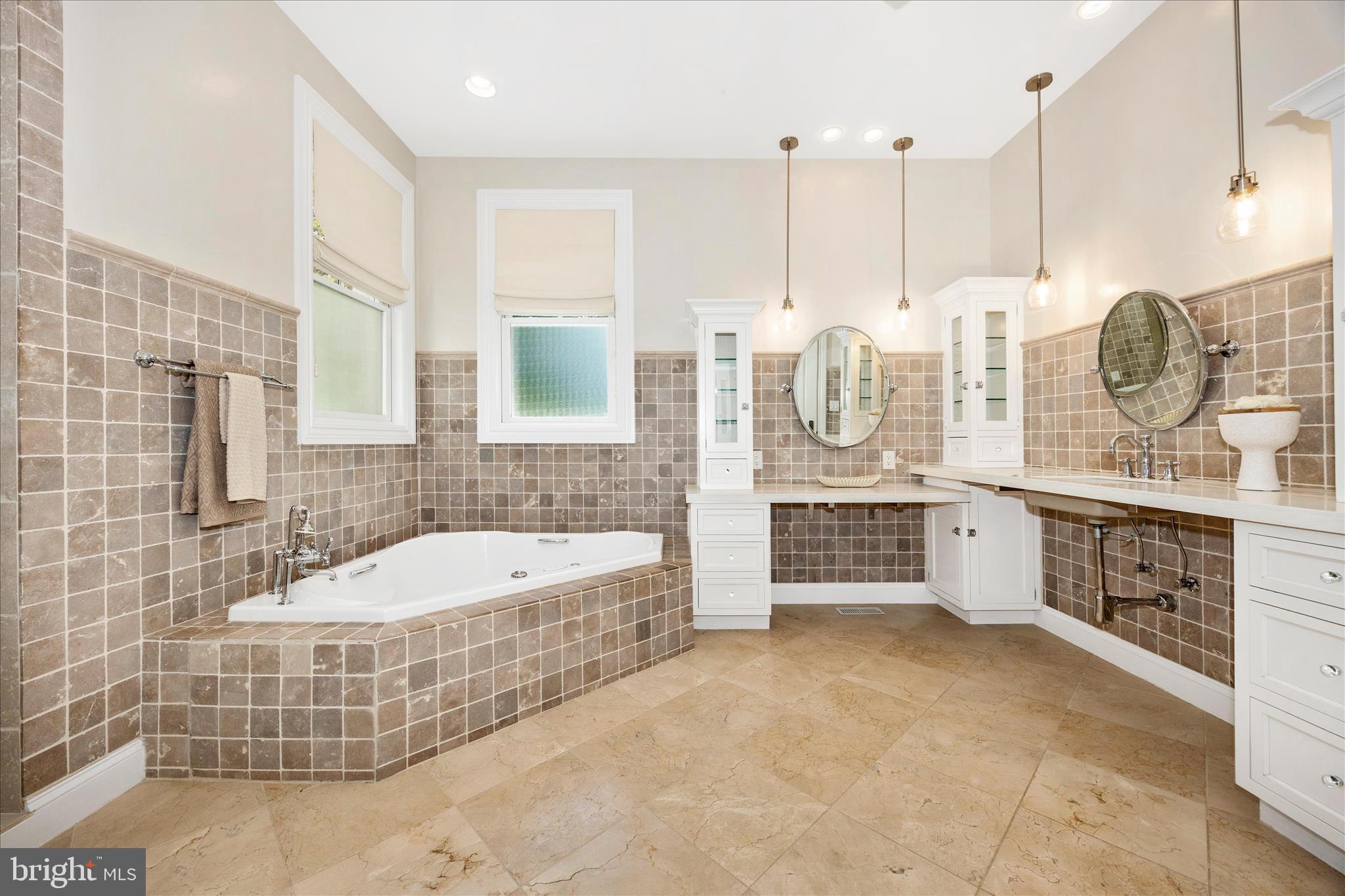 21612 Ripplemead Drive Gaithersburg, MD 20882 - Photo 42 of 129 Primary Bathroom