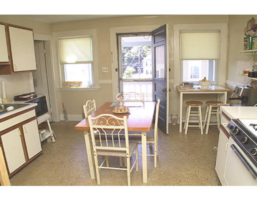 94-96 Overland Road Waltham, MA 02451 - Photo 3 of 5 Gallery Image 3