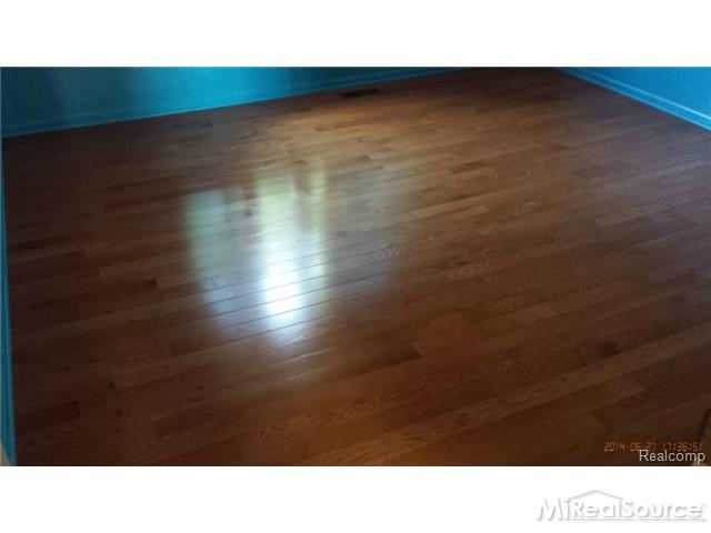 3128 Silverbrook Drive Rochester, MI 48306 - Photo 16 of 23 31204863-15.JPG