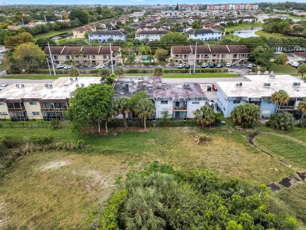 $2,300 | 1001 Northwest 45th Street, Unit 6, Deerfield Beach, FL 33064
