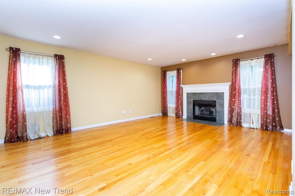 43159 Sandstone Drive Novi, MI 48377 - Photo 8 of 44
