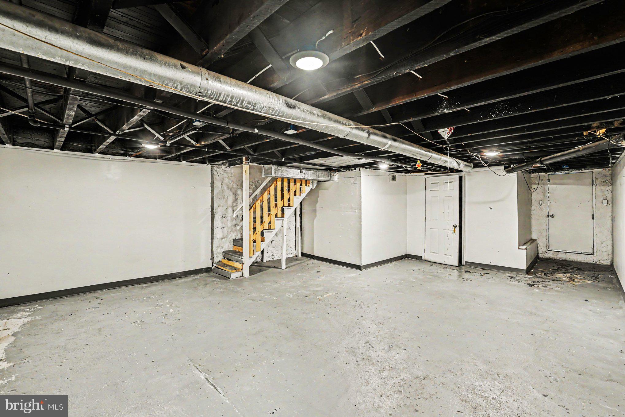 409 Edgewood Street Baltimore, MD 21229 - Photo 24 of 30 a view of an empty room