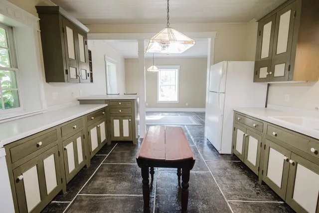 $499,900 | 143 Merry Christmas Lane, Mineral Point, WI 53565