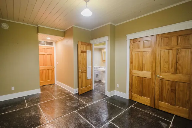 $499,900 | 143 Merry Christmas Lane, Mineral Point, WI 53565