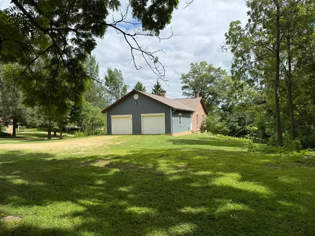 $499,900 | 143 Merry Christmas Lane, Mineral Point, WI 53565