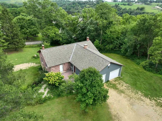 $499,900 | 143 Merry Christmas Lane, Mineral Point, WI 53565