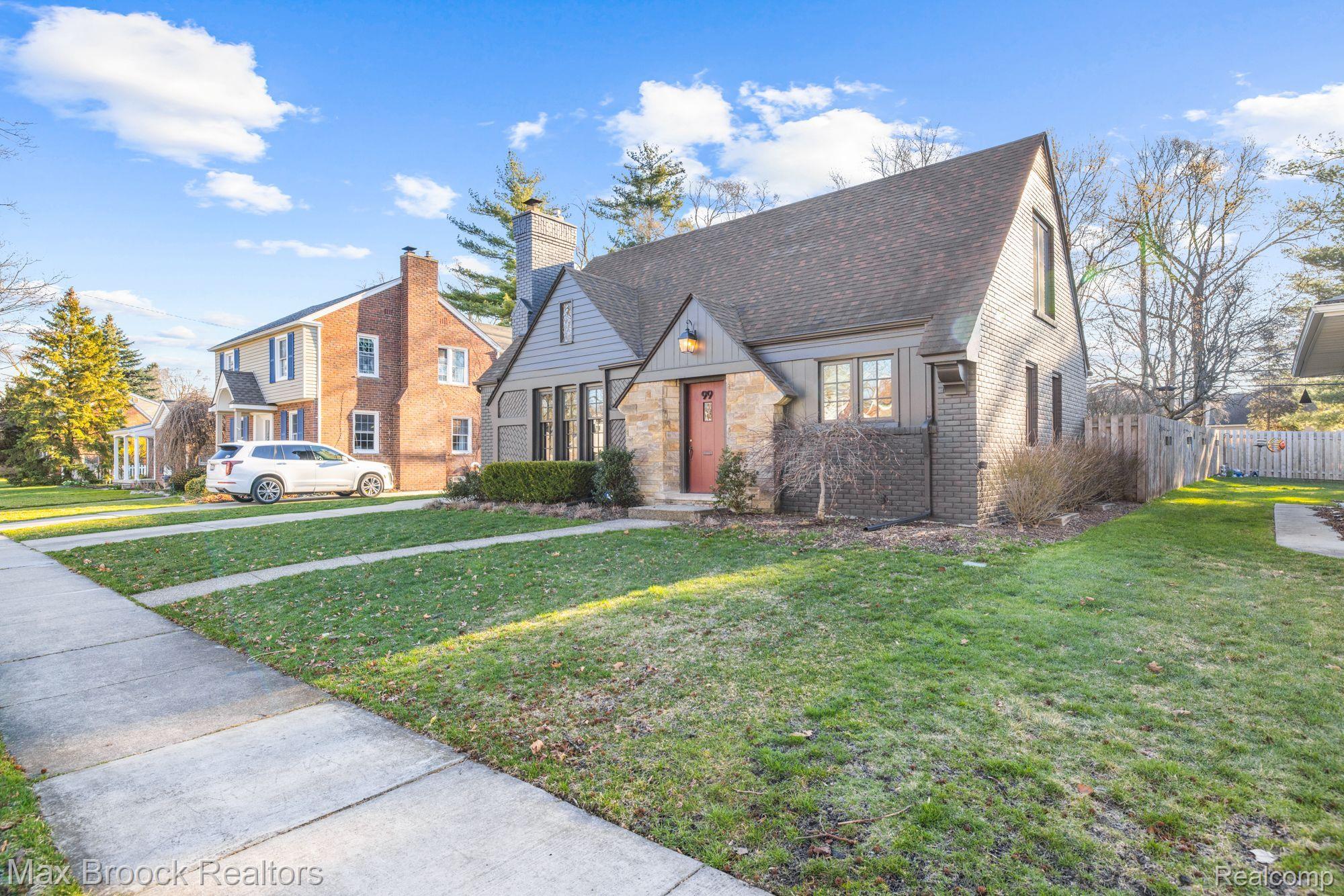 99 Maplefield Road Pleasant Ridge, MI 48069 - Photo 4 of 43 99 Maplefield Road