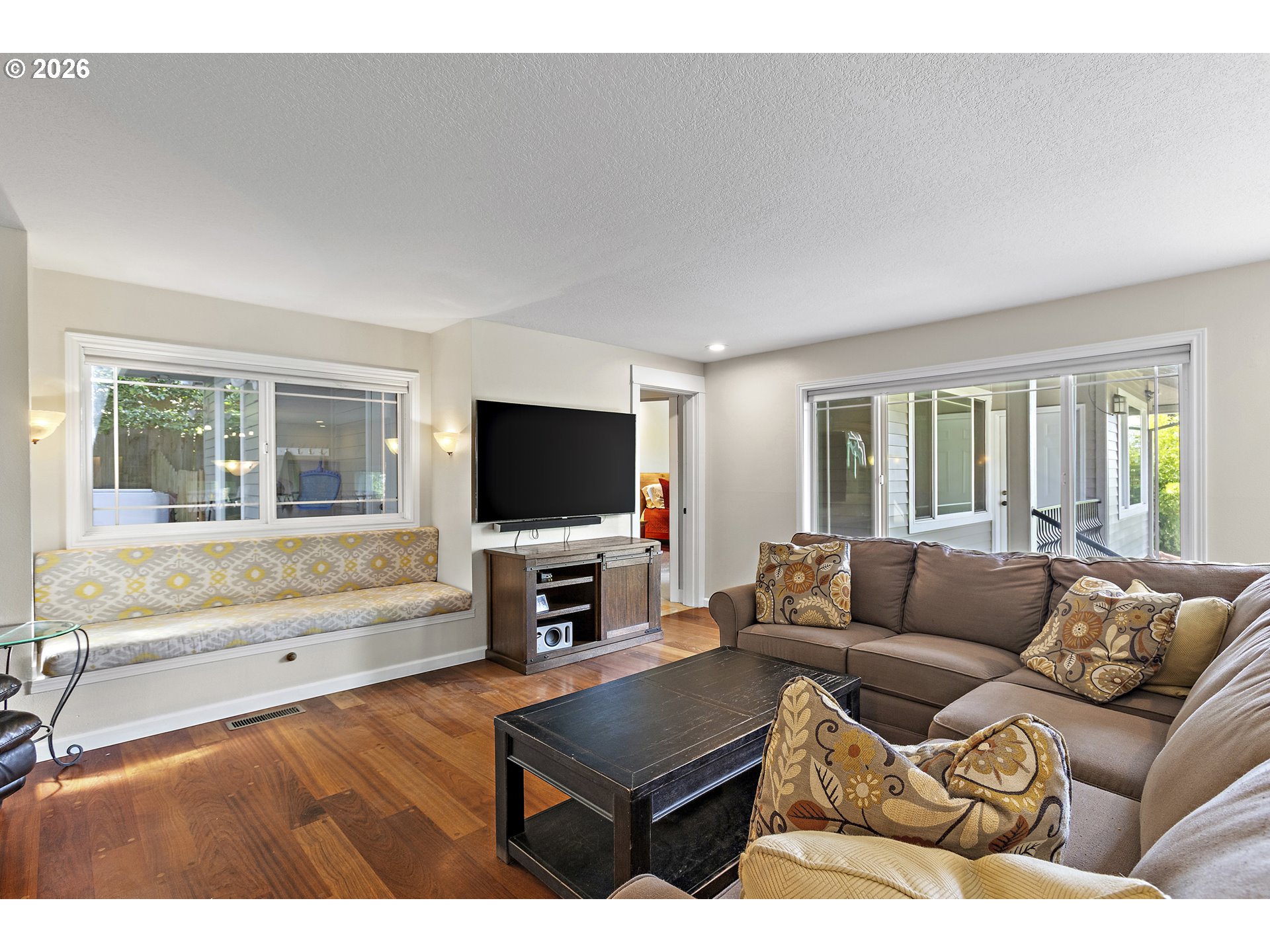 12436 Southwest 58th Avenue Portland, OR 97219 - Photo 13 of 38