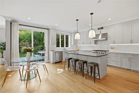 $2,795,000 | 55 Harrison Drive, Larchmont, NY 10538