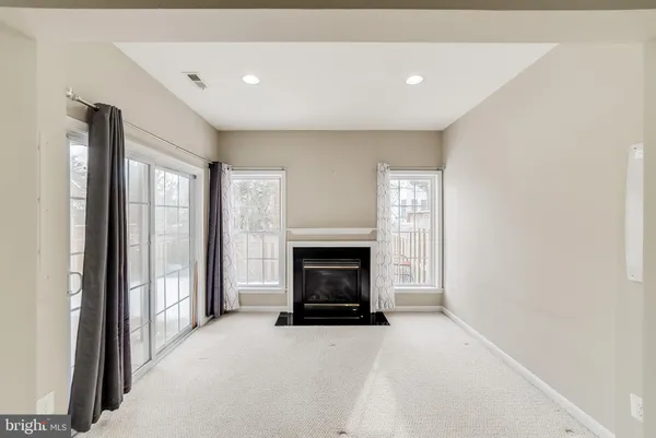 $3,500 | 22072 Avonworth Square, Broadlands, VA 20148