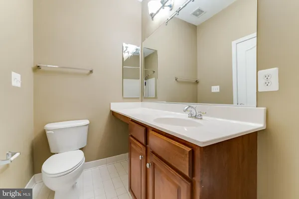 $3,500 | 22072 Avonworth Square, Broadlands, VA 20148