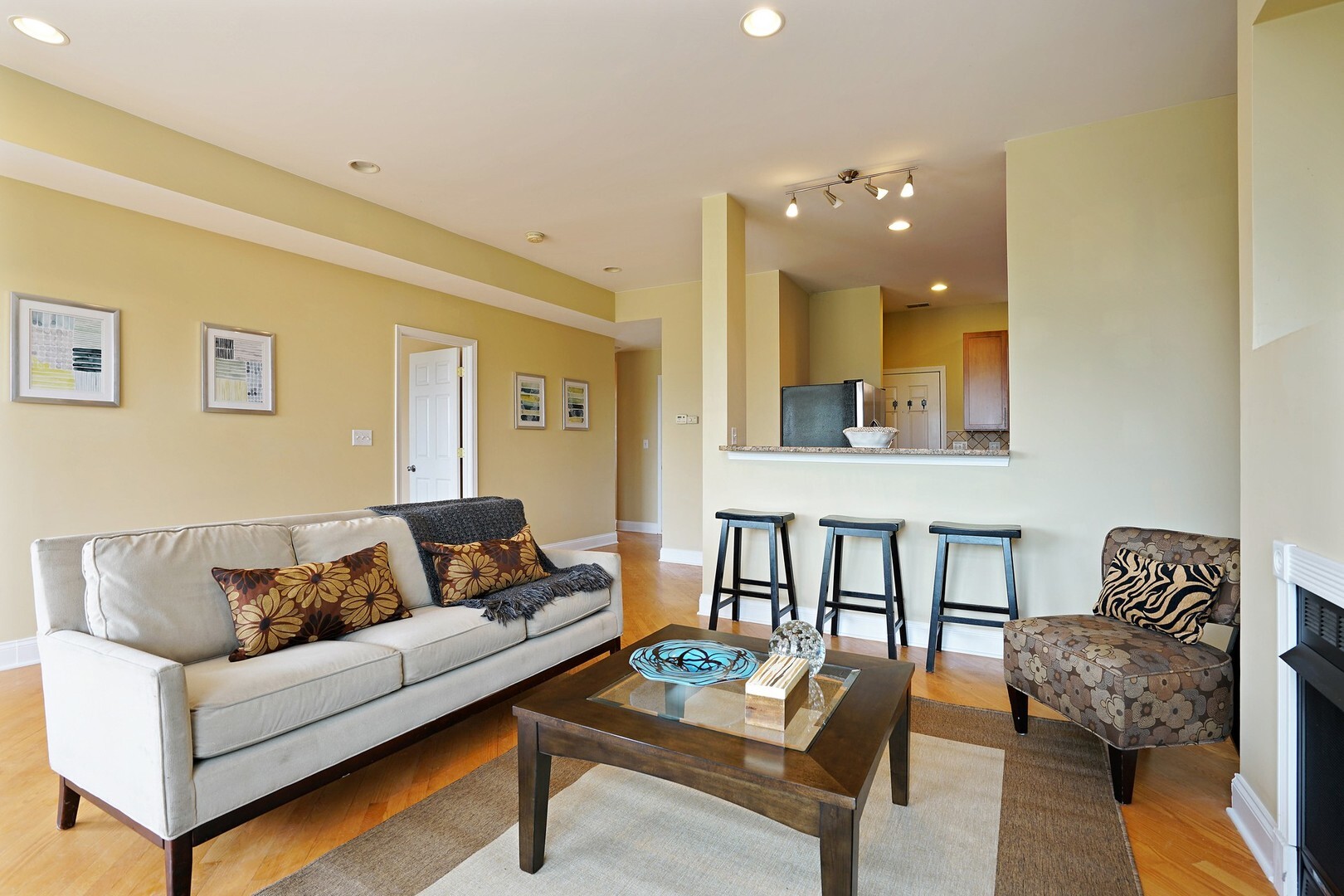 5884 North Ridge Avenue, Unit 3 Chicago, IL 60660 - Photo 4 of 18