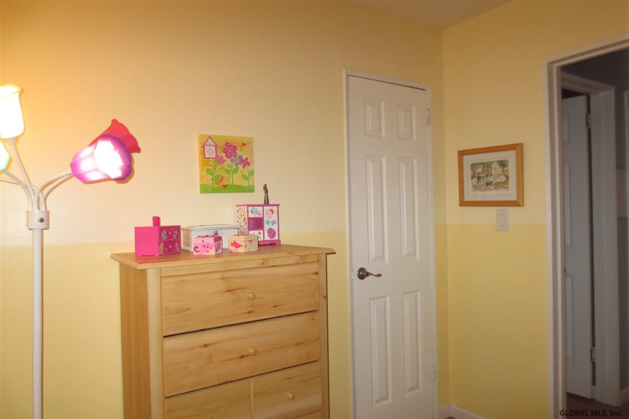 62 Hunting Road Colonie, NY 12205 - Photo 14 of 25 Photo 14