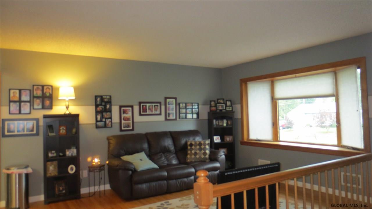 62 Hunting Road Colonie, NY 12205 - Photo 5 of 25 Photo 5
