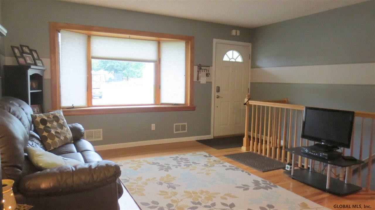 62 Hunting Road Colonie, NY 12205 - Photo 7 of 25 Photo 7