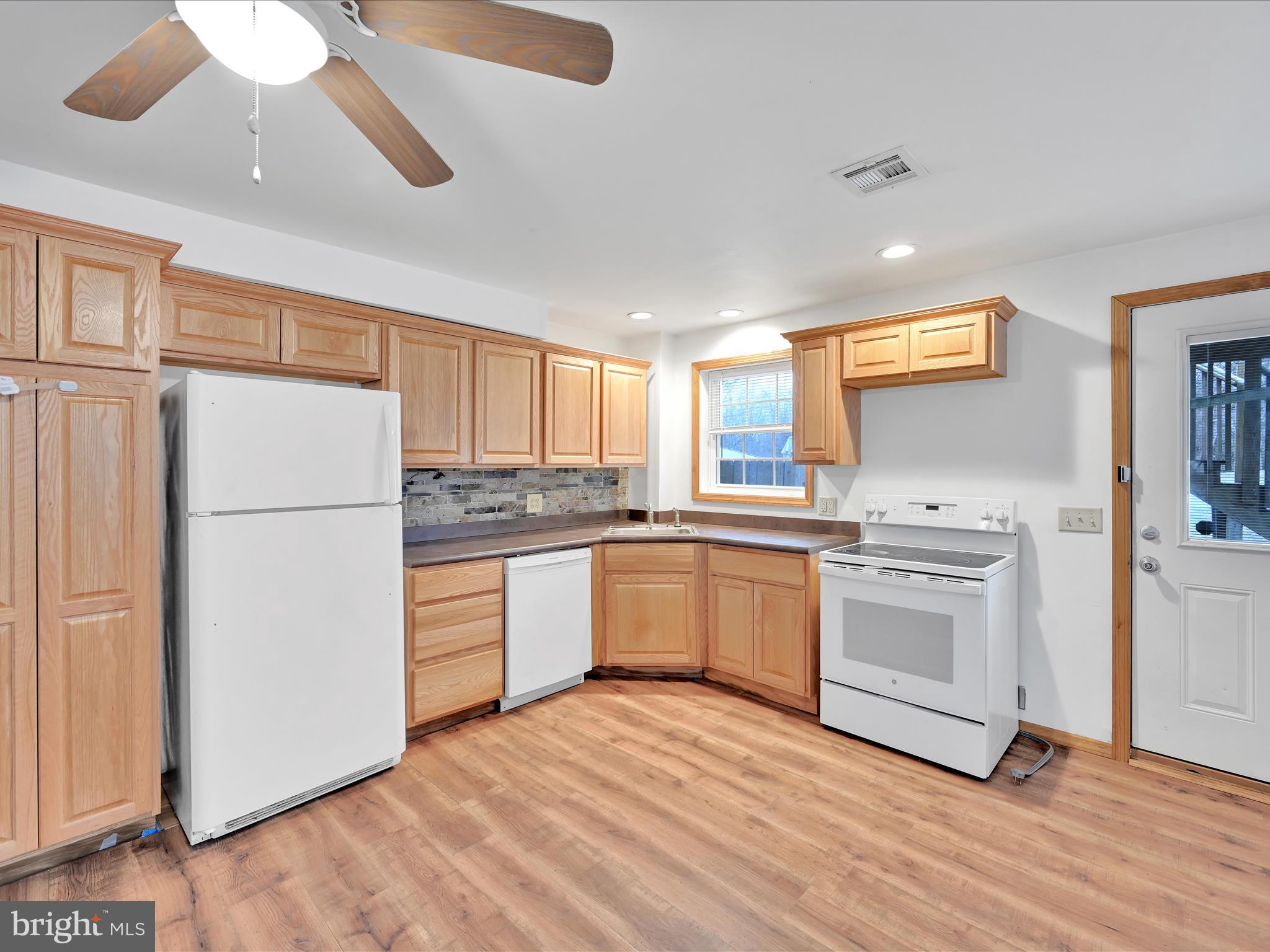 52 North Sheridan Road Newmanstown, PA 17073 - Photo 11 of 30 Kitchen