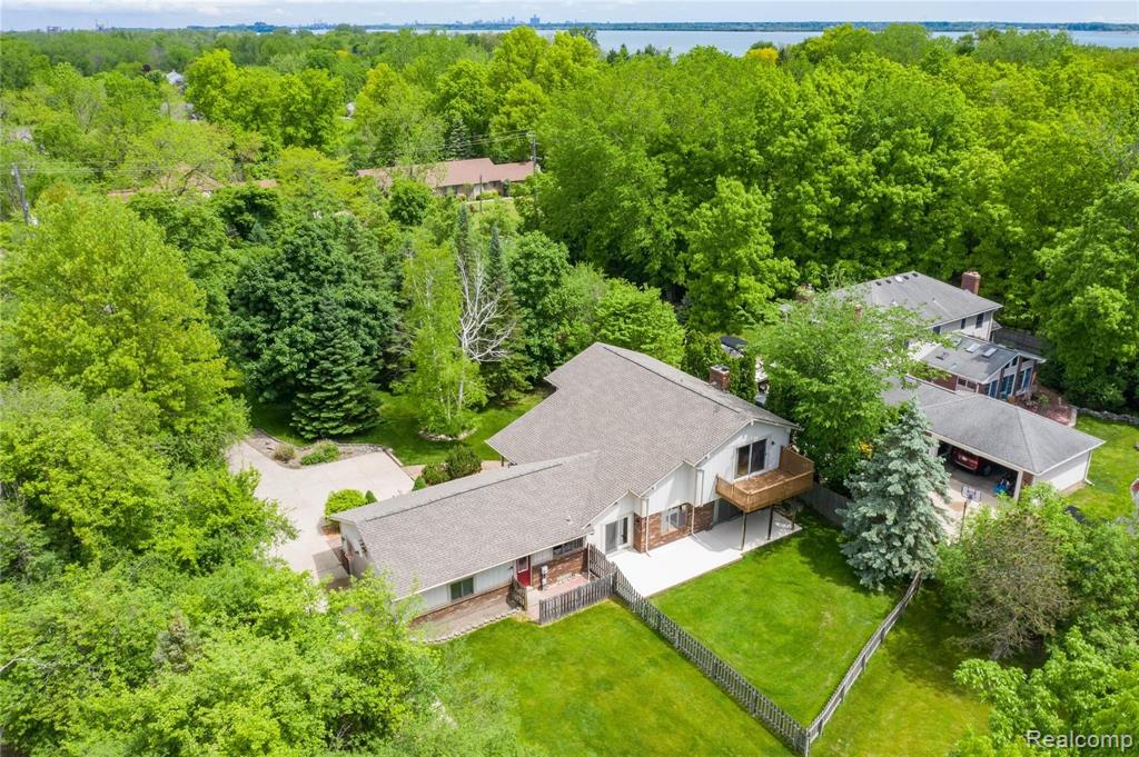8443 Bridge Road Grosse Ile, MI 48138 - Photo 8 of 33